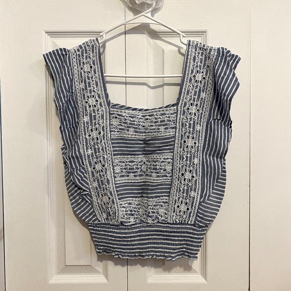 American Eagle Outfitters Tops - 3/$30 ✨ Cropped Dainty American Eagle Eyelet Top